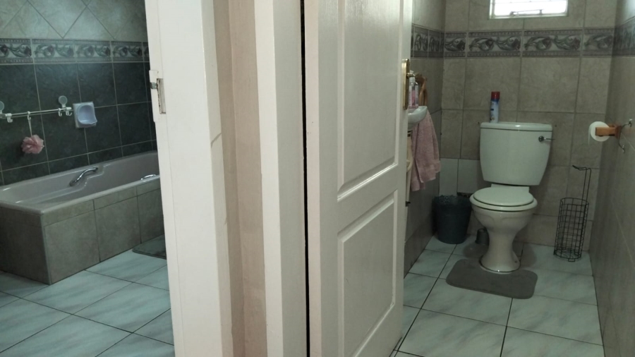 4 Bedroom Property for Sale in Protea Park North West
